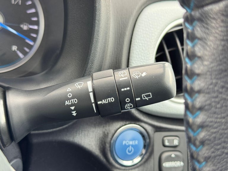  Toyota Yaris 1.5 VVT-h T Spirit CVT Euro 5 5dr Petrol/Electric Hybrid Automatic