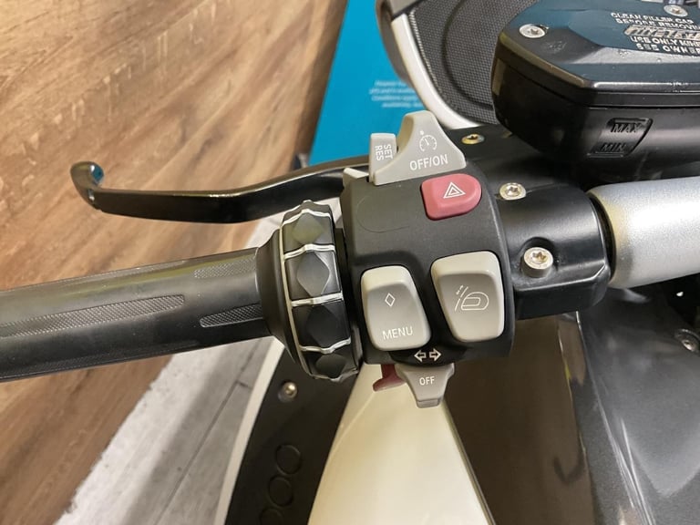 BMW K1600GT