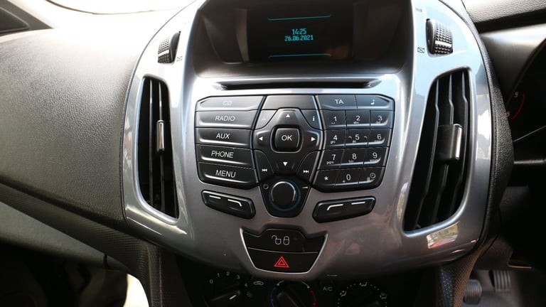 FORD TRANSIT 200 LIMITED PV Silver Manual Diesel, 2016