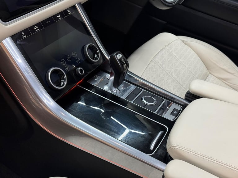 2018 Land Rover Range Rover Sport 3.0 SD V6 Autobiography Dynamic Auto 4WD Euro 6 (s/s) 5dr ESTAT...