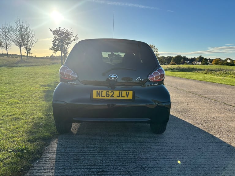 Toyota, AYGO, Hatchback, 2012, Manual, 998 (cc), 5 doors