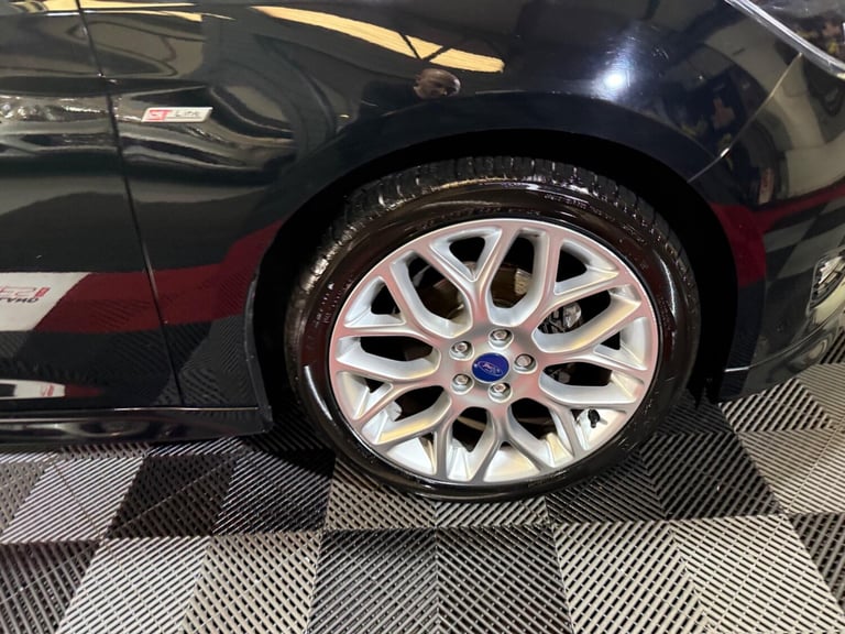 2017 Ford Focus 1.0T EcoBoost ST-Line Euro 6 (s/s) 5dr ESTATE Petrol Manual