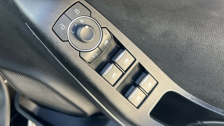 2023 Ford Puma 1.0 EcoBoost Hybrid mHEV Titanium 5dr DCT Petrol Hatchback Hatchback Petrol Automatic