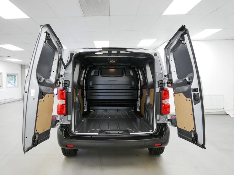 73 VAUXHALL VIVARO 2900 1.5 D 100 BHP L1 PRIME EDITION ( DELIVERY MILES ! )