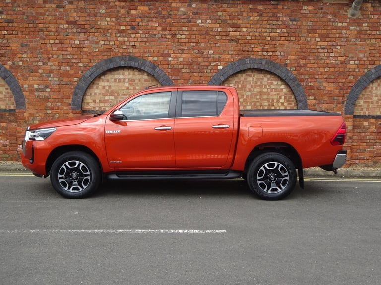 2021 Toyota Hilux 2.8 D-4D Invincible Auto 4WD Euro 6 (s/s) 4dr PICK UP Diesel Automatic