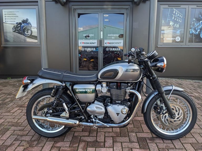 TRIUMPH BONNEVILLE T120 GOLD LINE 2022 - FOX SHOCKS - NORMAN HYDE PIPES - GRIPS