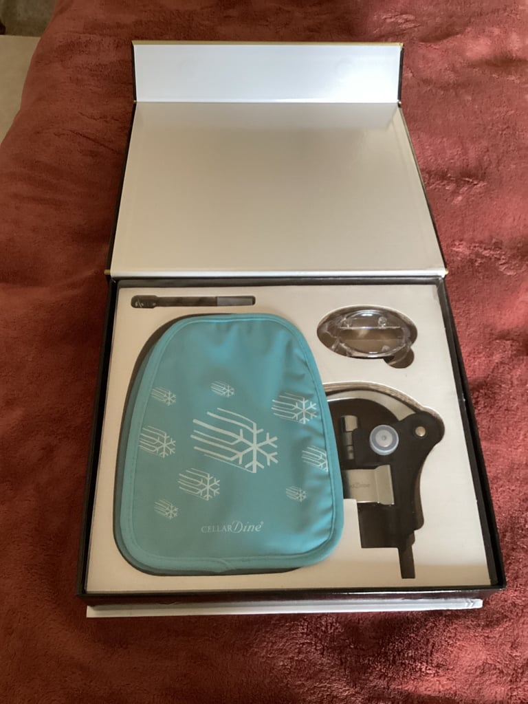 CellarDine Corkscrew & Wine Chiller Gift Set