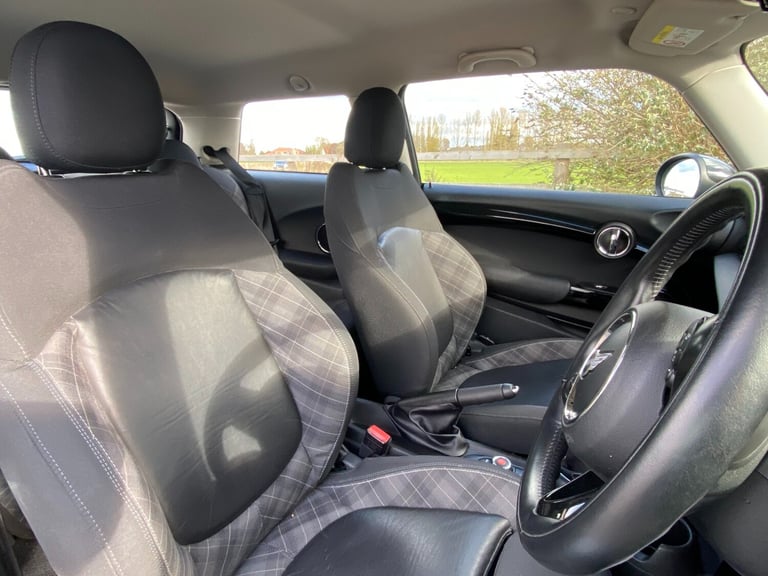 2017 MINI Hatch 2.0 Cooper S 3dr - Chili Pack &amp; Cruise Control &amp; Parking Sensors HATCHBAC...