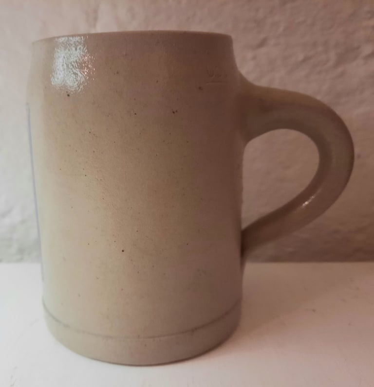 Vintage German October Fest Löwenbräu Muenchen stoneware beer tankard