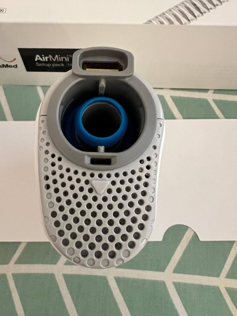 ResMed AirMini Travel CPAP machine - as new (less than 1 hr use)