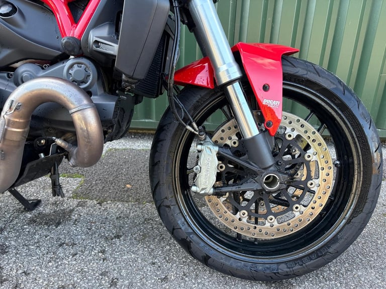 Ducati Monster 821 Red 2014 Termignoni Pipes only 6300 Miles 