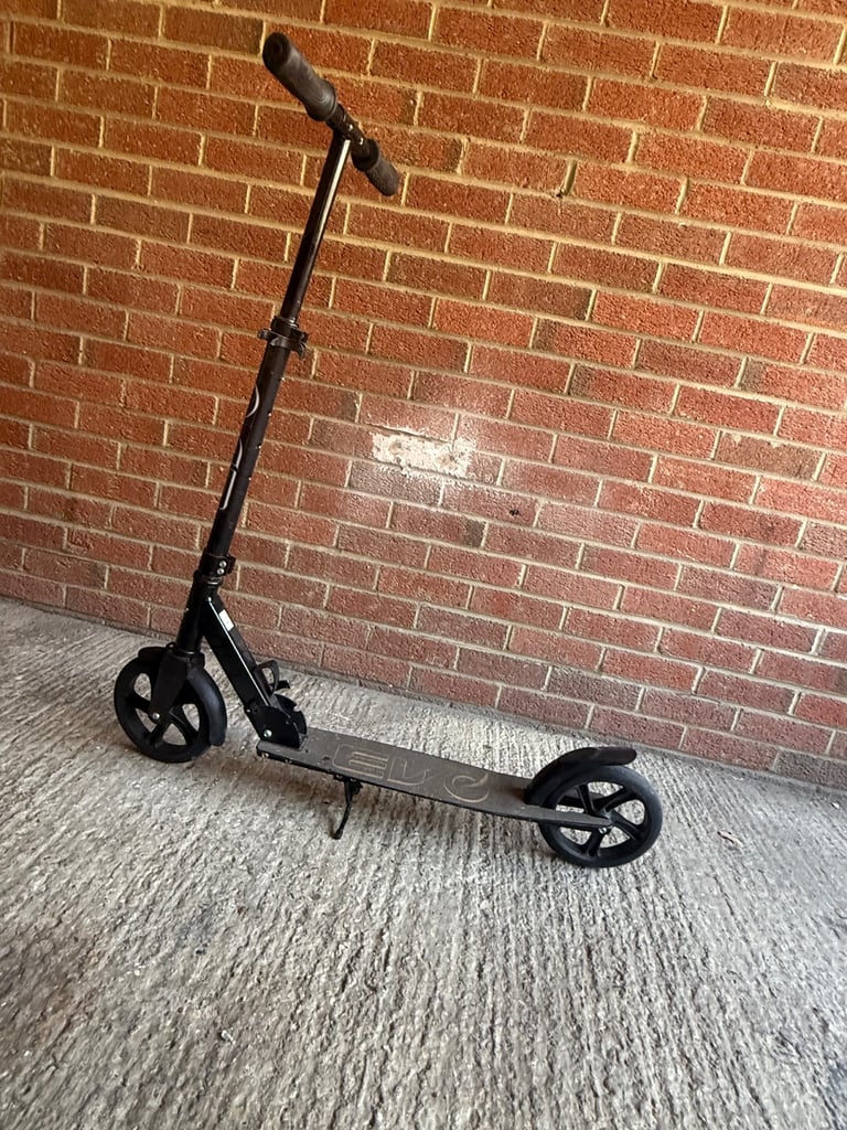 image for Evo flexi max commuter scooter 