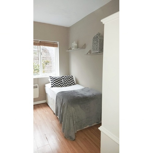 Studio To Rent Colville Terrace, Notting Hill W11 2BE in Notting Hill