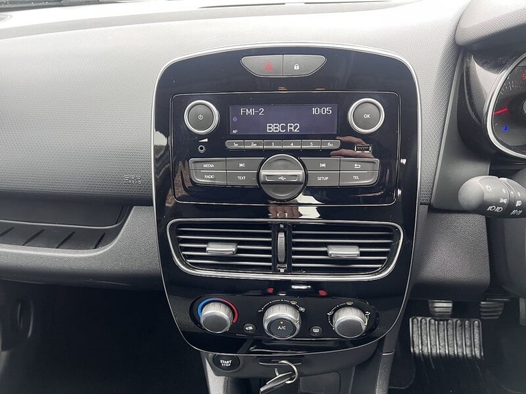  Renault Clio 1.5 dCi [90] Play Hatchback Diesel Manual