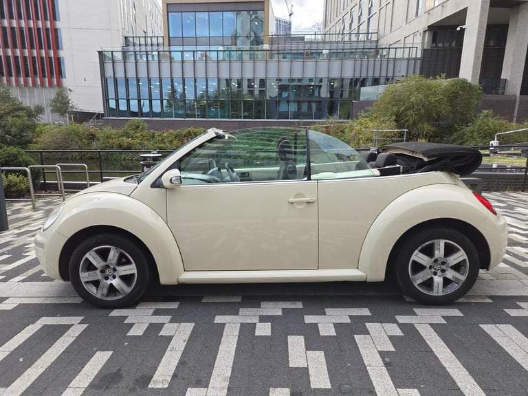 VOLKSWAGEN BEETLE CONVERTIBLE 1.6 PETROL MANUAL LUNA 2DR ULEZ COMPLIANT BARGAIN