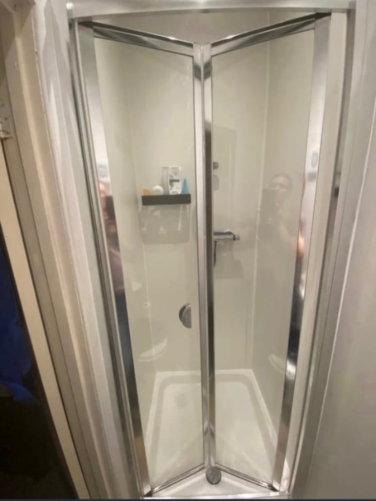 image for Bi fold shower door 