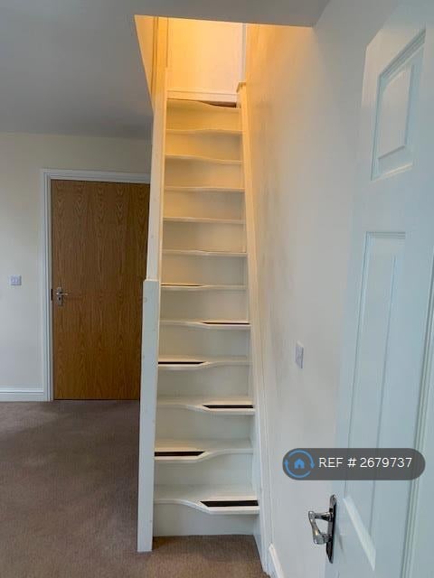 1 bedroom flat in George Street, Nuneaton, CV11 (1 bed) (#2679737)