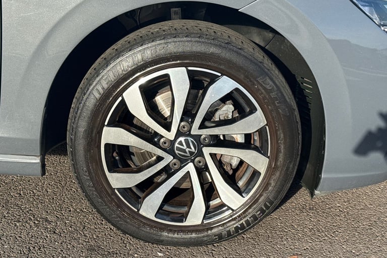 2022 Volkswagen Golf 1.5 TSI Active 5dr Hatchback PETROL Manual