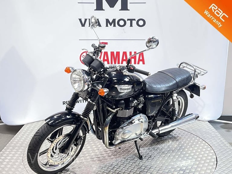 TRIUMPH BONNEVILLE 865 - 2011 - 1900 miles