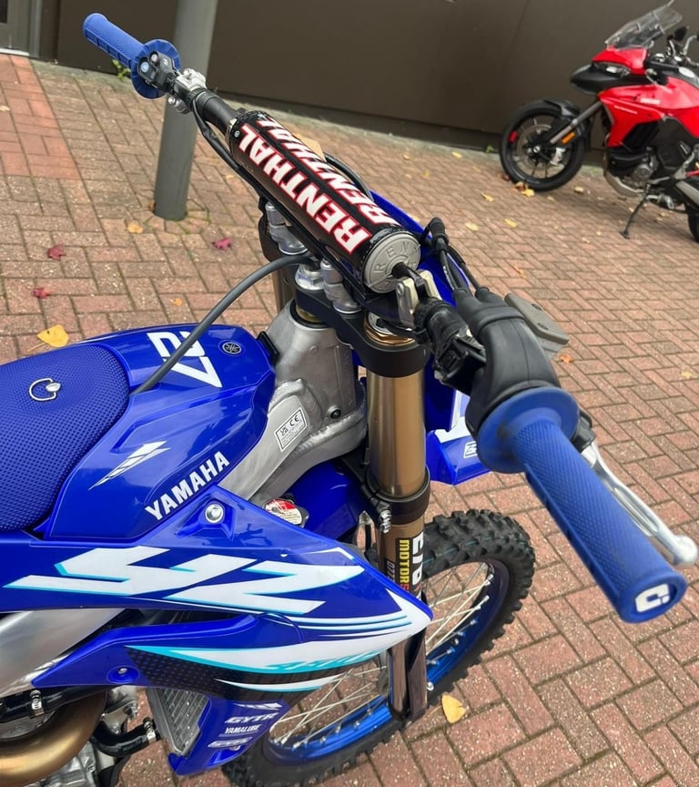 YAMAHA YZ450F / YZF450 2025 - LOW HOURS - IMMACULATE EXAMPLE - CRESCENT SUPPLIED