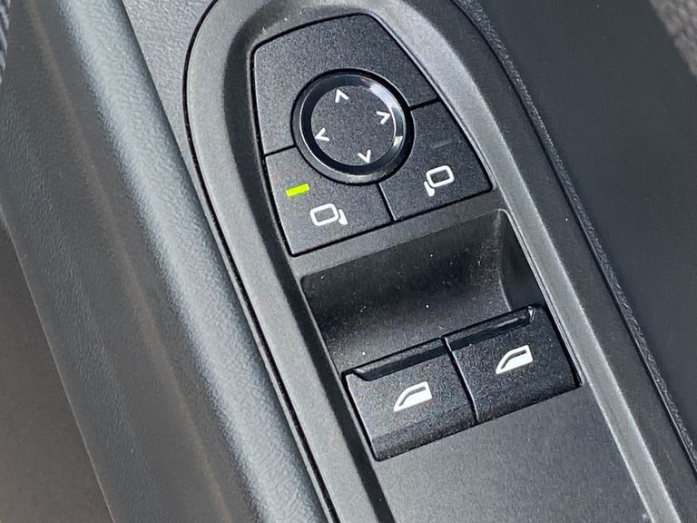 2024 MINI Cooper 1.5 C Sport Auto 3dr - OLED Infotainment Screen &amp; Rear Camera &amp; CarPlay ...