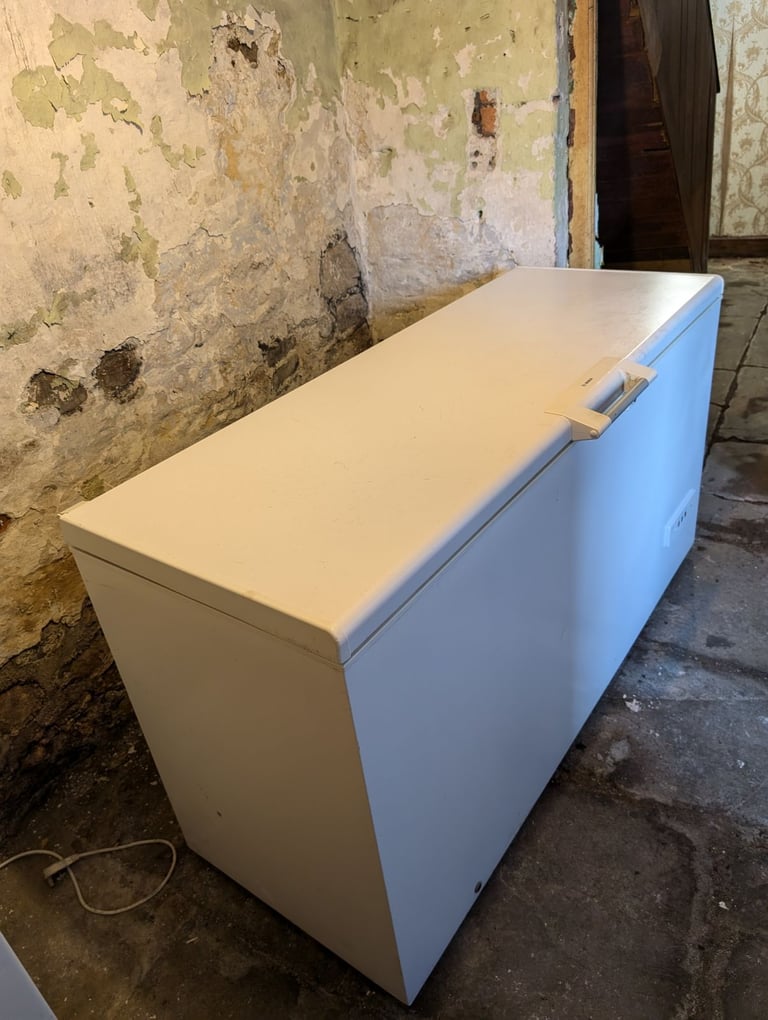 image for Large chest freezer bosch 