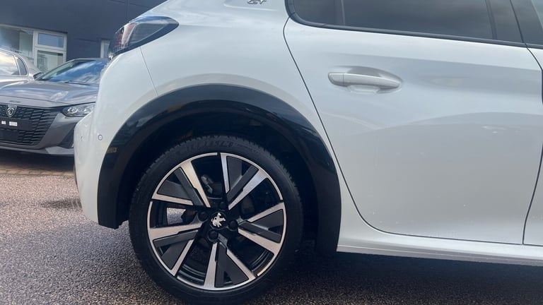 2022 Peugeot 208 1.2 PureTech 130 GT 5dr EAT8 Petrol Hatchback Hatchback Petrol Automatic