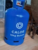 Cooker with bootle gas