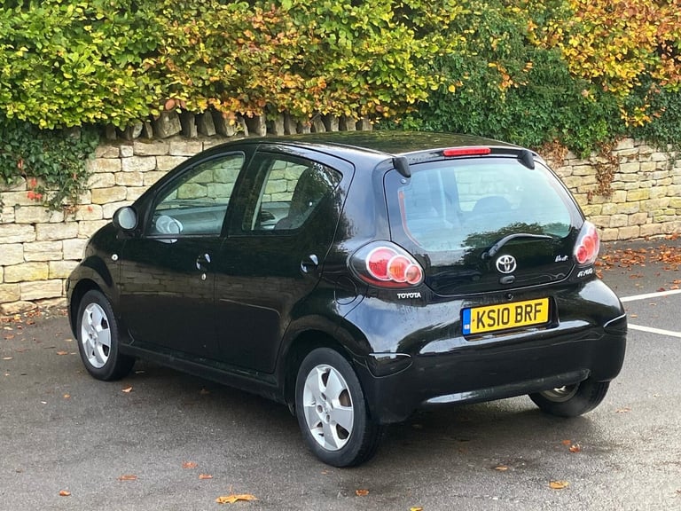 2010 Toyota AYGO 1.0 VVT-i Black 5dr HATCHBACK Petrol Manual