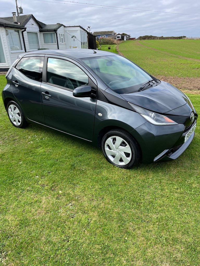 Toyota, AYGO, Hatchback, 2015, Manual, 998 (cc), 5 doors