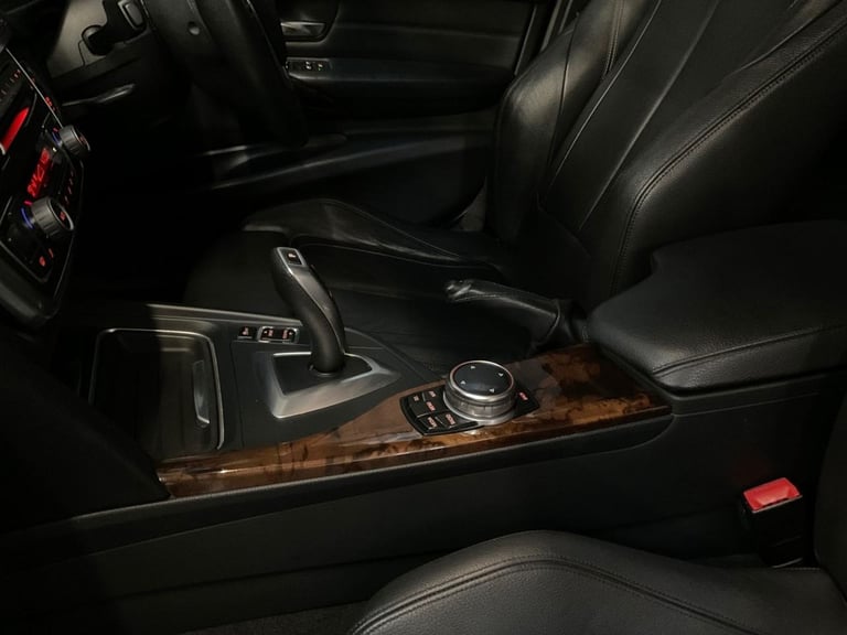 2013 BMW 3 Series 320d Luxury 5dr Step Auto ESTATE DIESEL Automatic