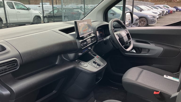 2025 Toyota PROACE CITY Verso 100kW Design L1 50kWh 5dr Auto Electric Estate Estate Electric Auto...