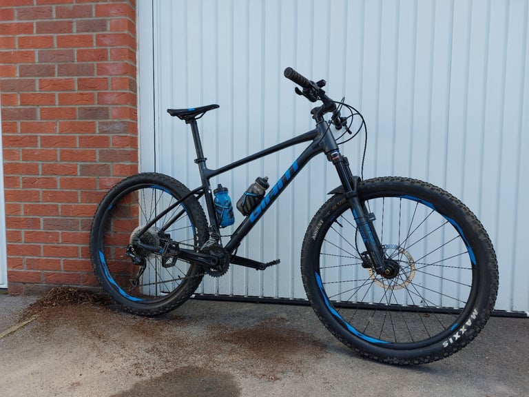 image for Giant fathom 3 hardtail 27.5 large mountain bike black and blue