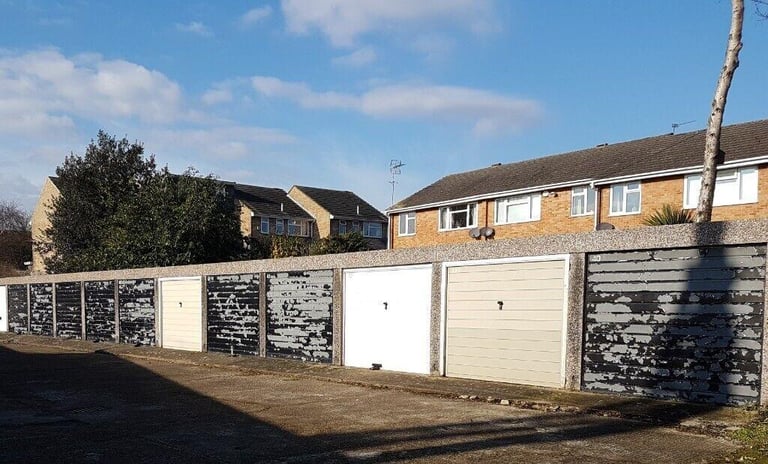 Garage/Parking/Storage: Sandringham Court (site 1) Burnham, Slough SL1 6JU - GATED SITE