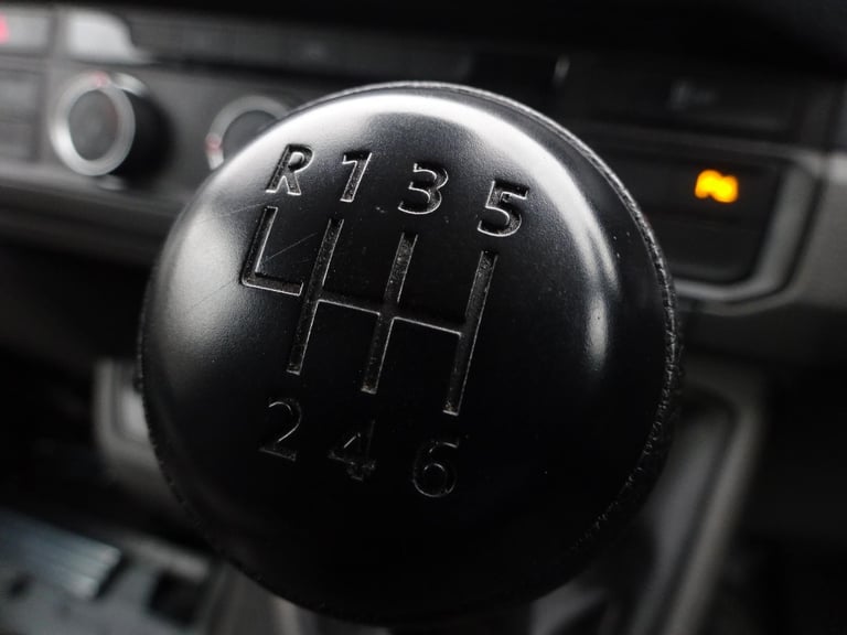 2024 74 REG VOLKSWAGEN CRAFTER CR35 COMMERCE TDI FRIDGE VAN DAMAGED SALVAGE