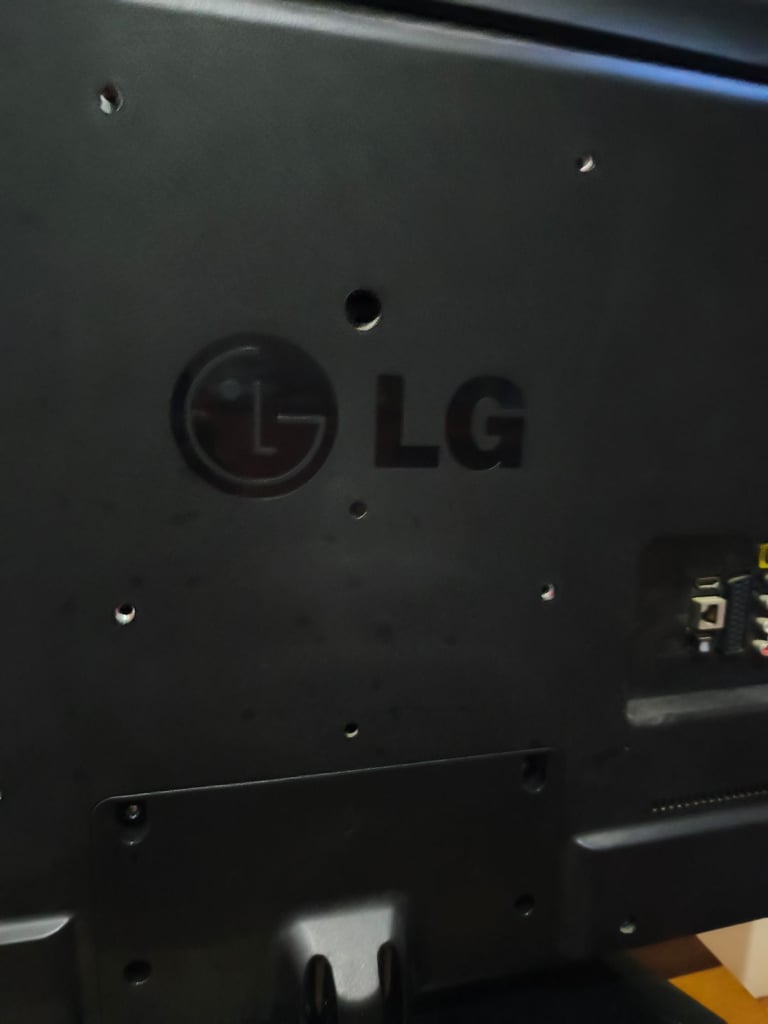 Lg LED TV 42" full HD ideal for gaming 