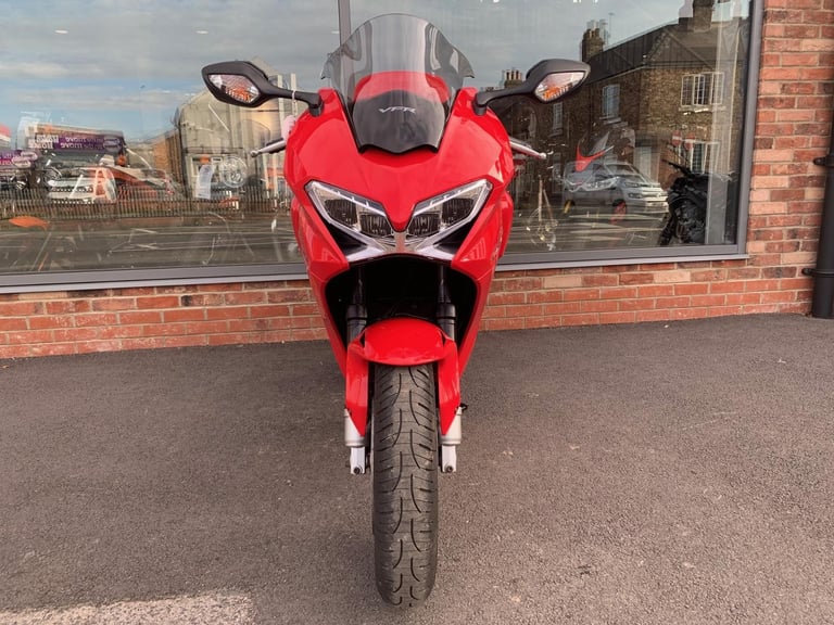 Honda VFR 800 - 2 YEAR WARRANTY 
