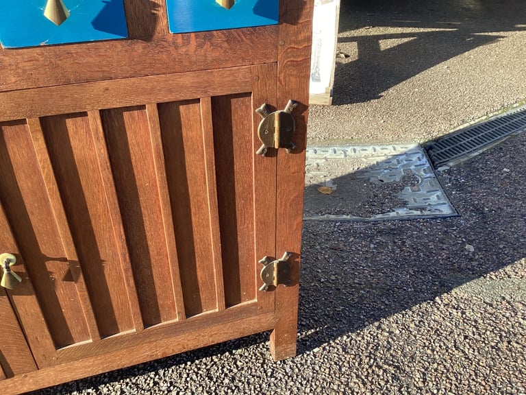 HEALS ARTS AND CRAFTS OAK CABINET