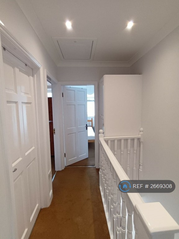 4 bedroom house in Clive Road, London, SW19 (4 bed) (#2669308)