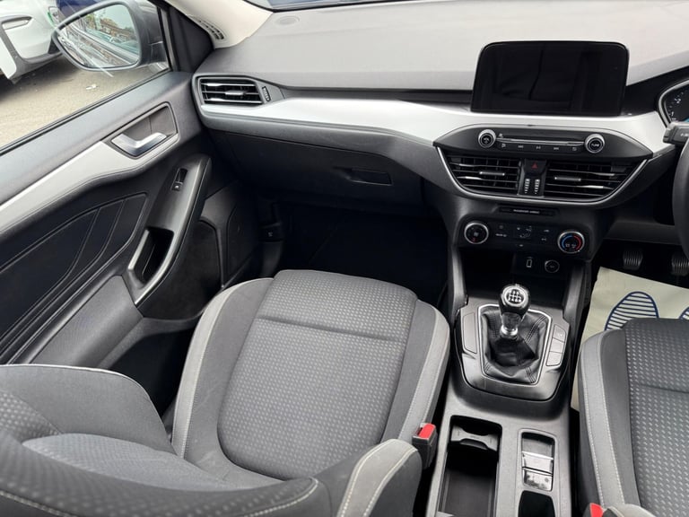 2018 Ford Focus 1.0T EcoBoost Zetec Euro 6 (s/s) 5dr HATCHBACK Petrol Manual