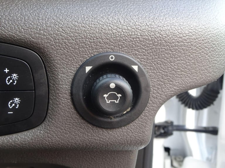 2021 Ford Transit 2.0 350 EcoBlue Leader Luton 3dr Diesel Manual FWD L4 Euro 6 (s/s) (130 ps) CHA...