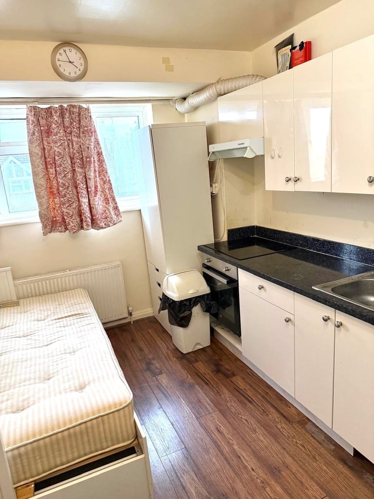 Double room with own kitchen for single occupancy or couple Postcode UB6 0NY