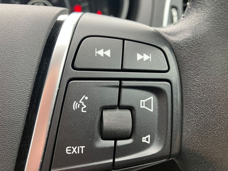 2017 Volvo V40 T3 [152] Cross Country Nav Plus 5dr HATCHBACK PETROL Manual