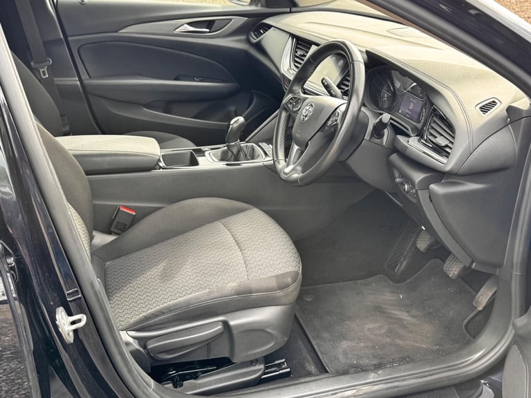 2019 Vauxhall Insignia 1.5T [165] Design Nav 5dr HATCHBACK PETROL Manual