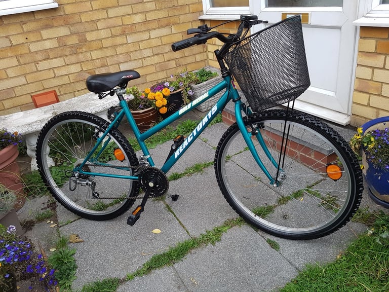 LADIES 26" WHEEL BIKE WITH FITTED BASKET 17" FRAME GOOD CONDITION