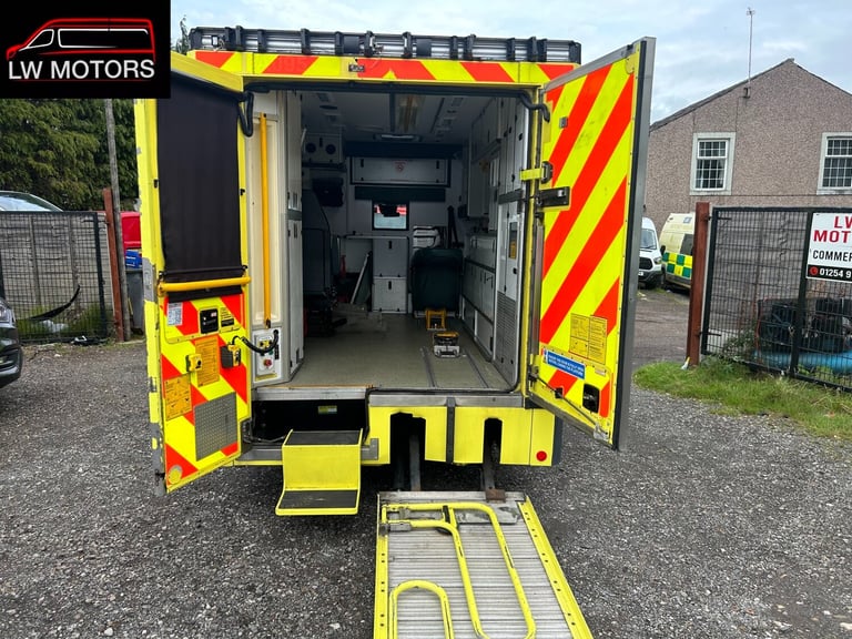MERCEDES BENZ SPRINTER 519 CDI DIRECT EX AMBULANCE SERIVICS 2017 17 REG EURO 6
