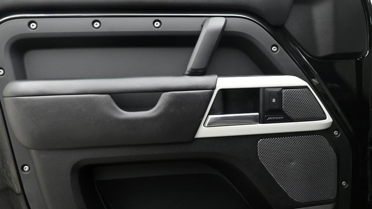 2022 Land Rover Defender 110 3.0 D300 MHEV HSE Hard Top SUV 5dr Diesel Auto 4WD MWB Euro 6 (s/s) ...