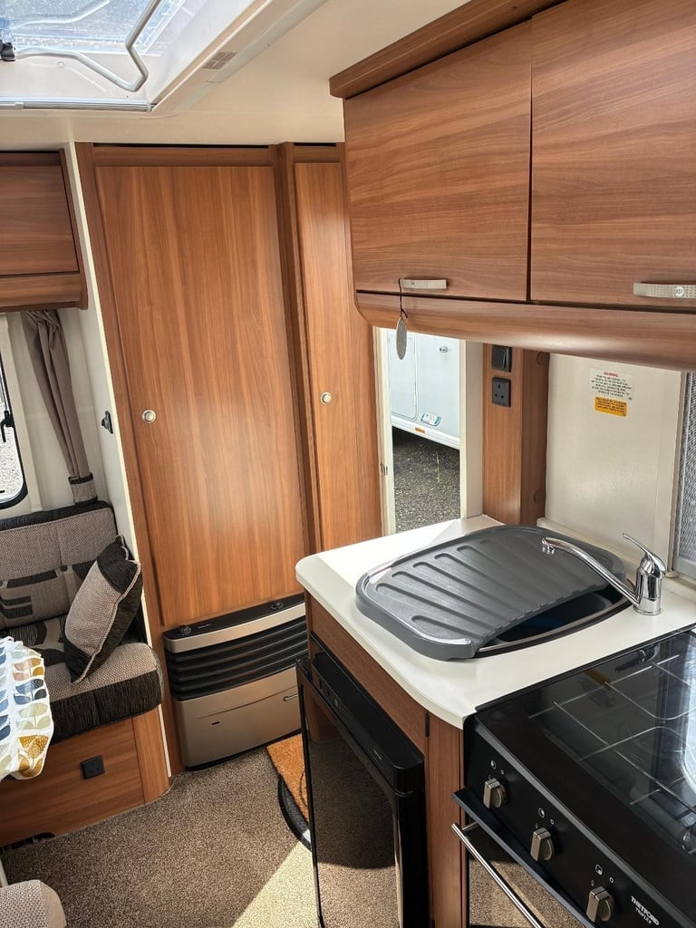 2014 Adria Sport Line Px Light Weight Fixed Bed