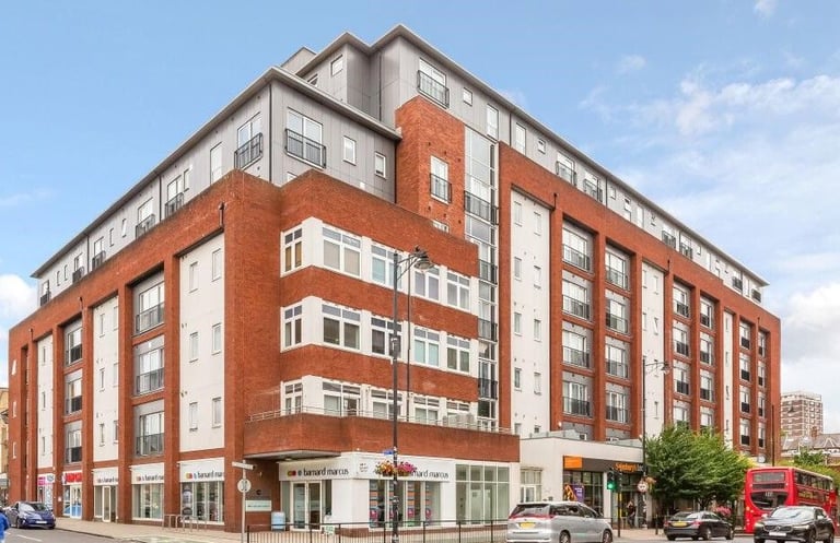 image for Beautiful bright and spacious modern apartment in Wallington Only £1350pcm