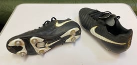 Nike tiempo football boots uk size 5 black great condition 